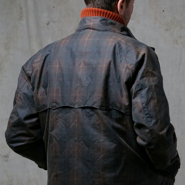 ジャケット・アウター BARBOUR BARACUTA BROWN WAX JACKET G4 XL BRCPS1069UT2837_7299_BRC_0_600